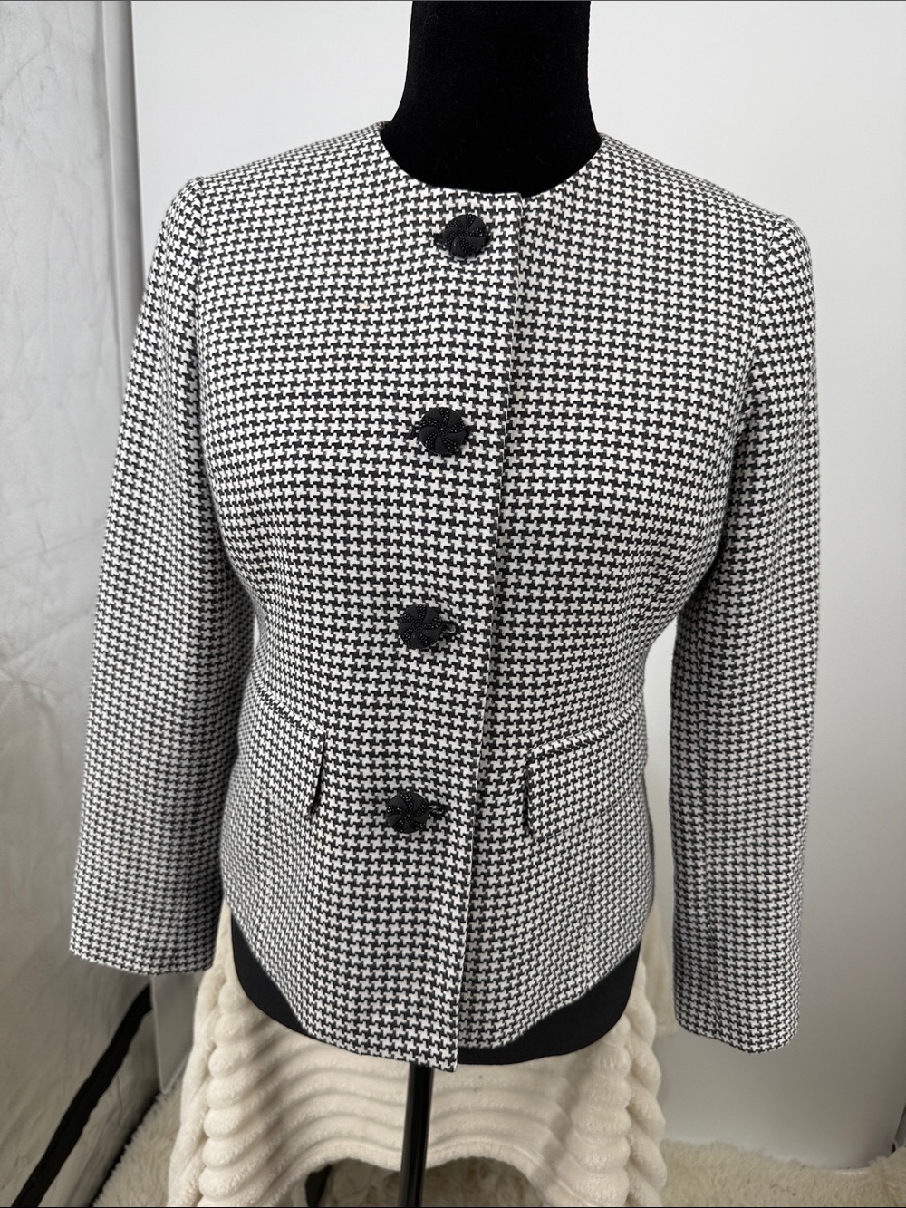 Vintage Kasper Women's Black & White Houndstooth Collarless Jacket 2P